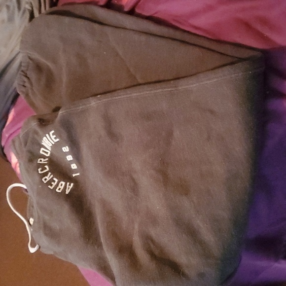 Abercrombie sweats - Picture 2 of 2